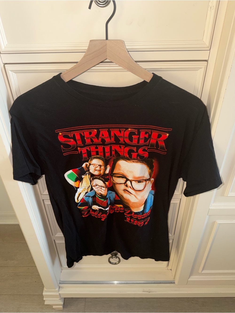 Netflix Black Men's Stranger Things Graphic Delightful Derek Tee with Red Logo